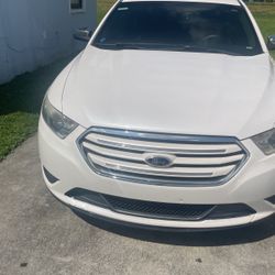 2013 Ford Taurus