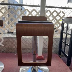 swivel bar stool