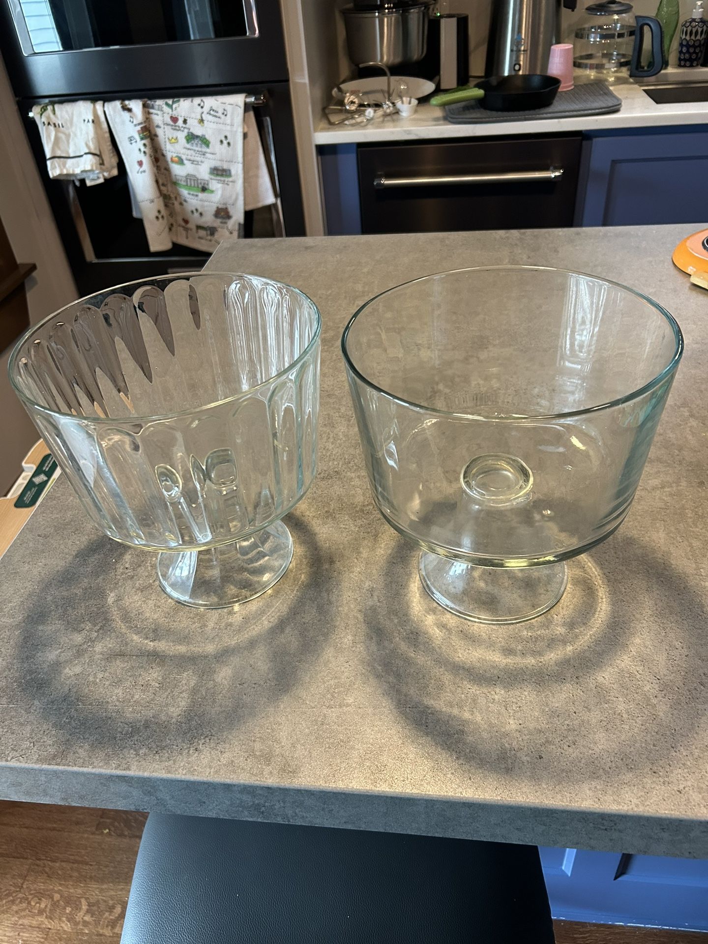 Stemmed trifle Bowls