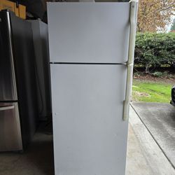GE 18.1 Cu. Ft. Top-Freezer Refrigerator