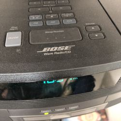 Bose wave radio with CD only!! Extra disc changer sold!!