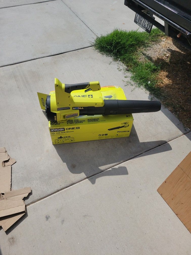 RYOBI BLOWER