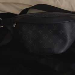 Louis Vuitton Bumbag Discovery 