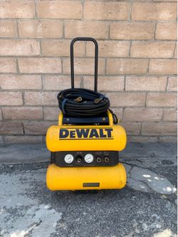 DEWALT Heavy-Duty 1.1 HP 4 Gallon Electric Air Compressor (D55154)