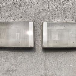 VOLVO 240 245 WAGON 2 headlights right and left for sale !!!! I paid $200 !!!!!! Taking offers over $50 !!!!!! 240 series headlights !!!!