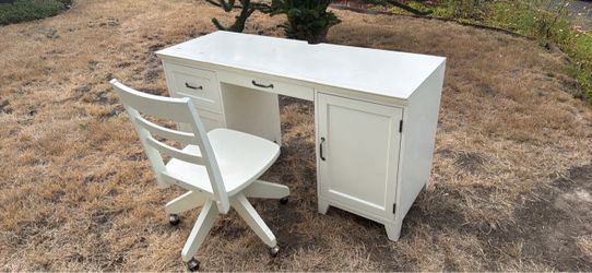 Pottery barn teen desk and chair