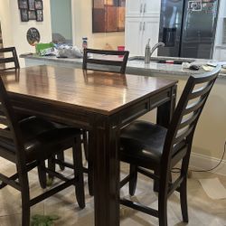 Dining Room Table 