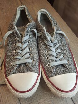 Size 7 Women's Converse Faux Wolfs Hair All Star Low Top Gray Sneakers