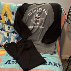 Disneyland T-shirt Size M And VS Leggings Size 10