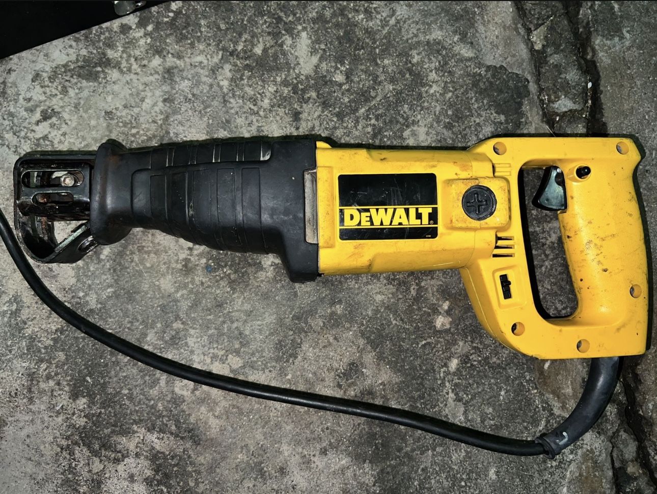 DeWalt Saw