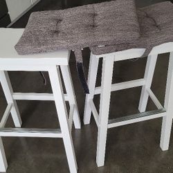 Stools With Removable Cushions