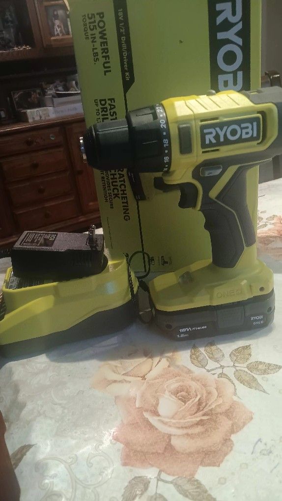 18v Ryobi Drill/DRIVER KIT BATTERY AND CHARGER
