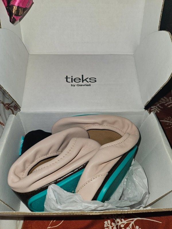 TIEKS FLATS by GAVRIELL