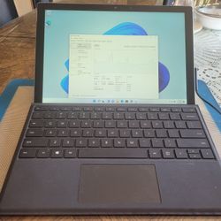 Microsoft Surface Pro 5 i7 4.0GHz 8GB 256GB W/ keyboard Laptop Tablet