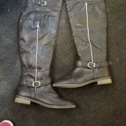 Gently Used Women's Boots 