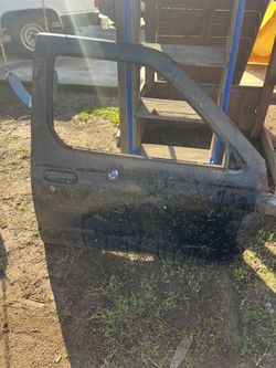 2001 Nissan Frontier Right Door