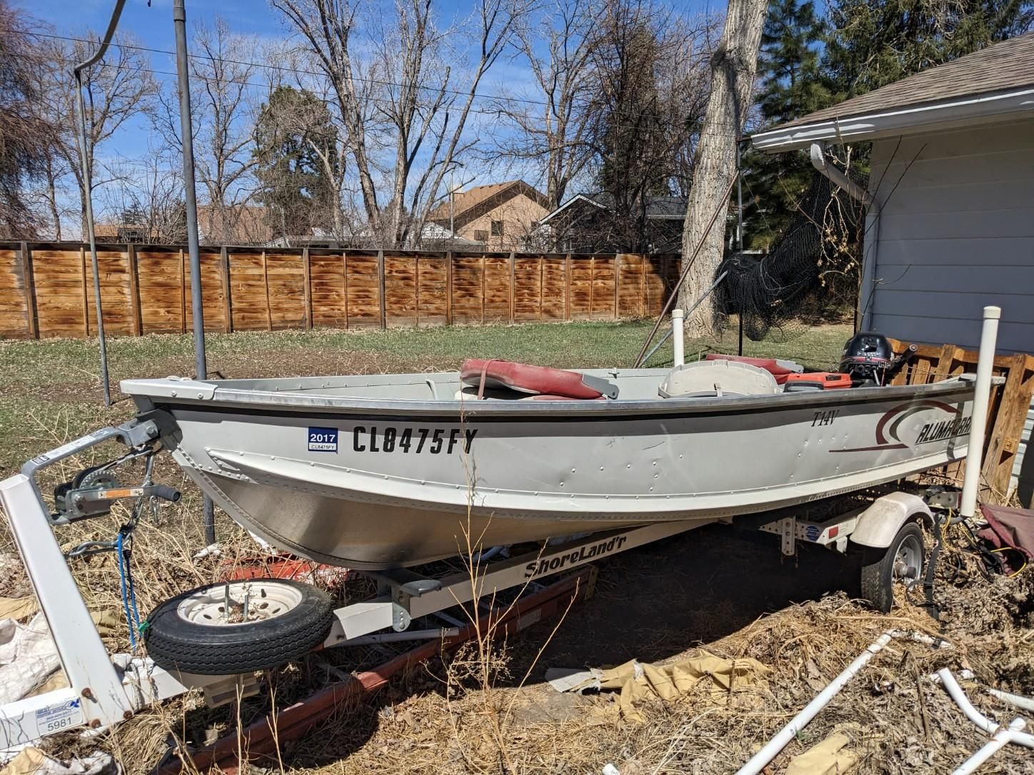Alumicraft 14 Ft Fishing Boat