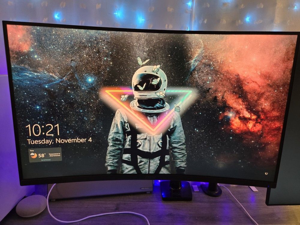 MSI Optix MAG321CQR – 31.5” Curved 1440p 144 Hz Gaming Monitor – INCLUDES ARM MOUNT