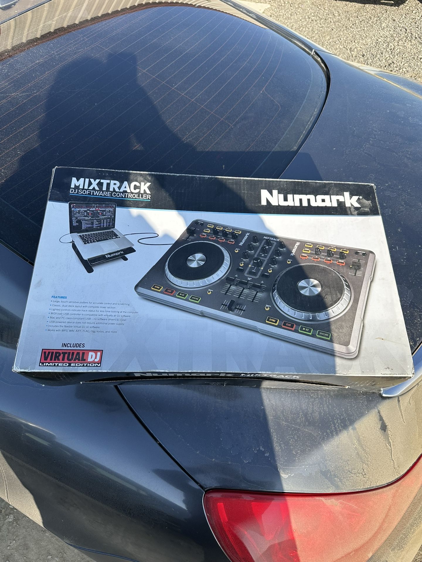 Numark Mixtrack DJ Controller