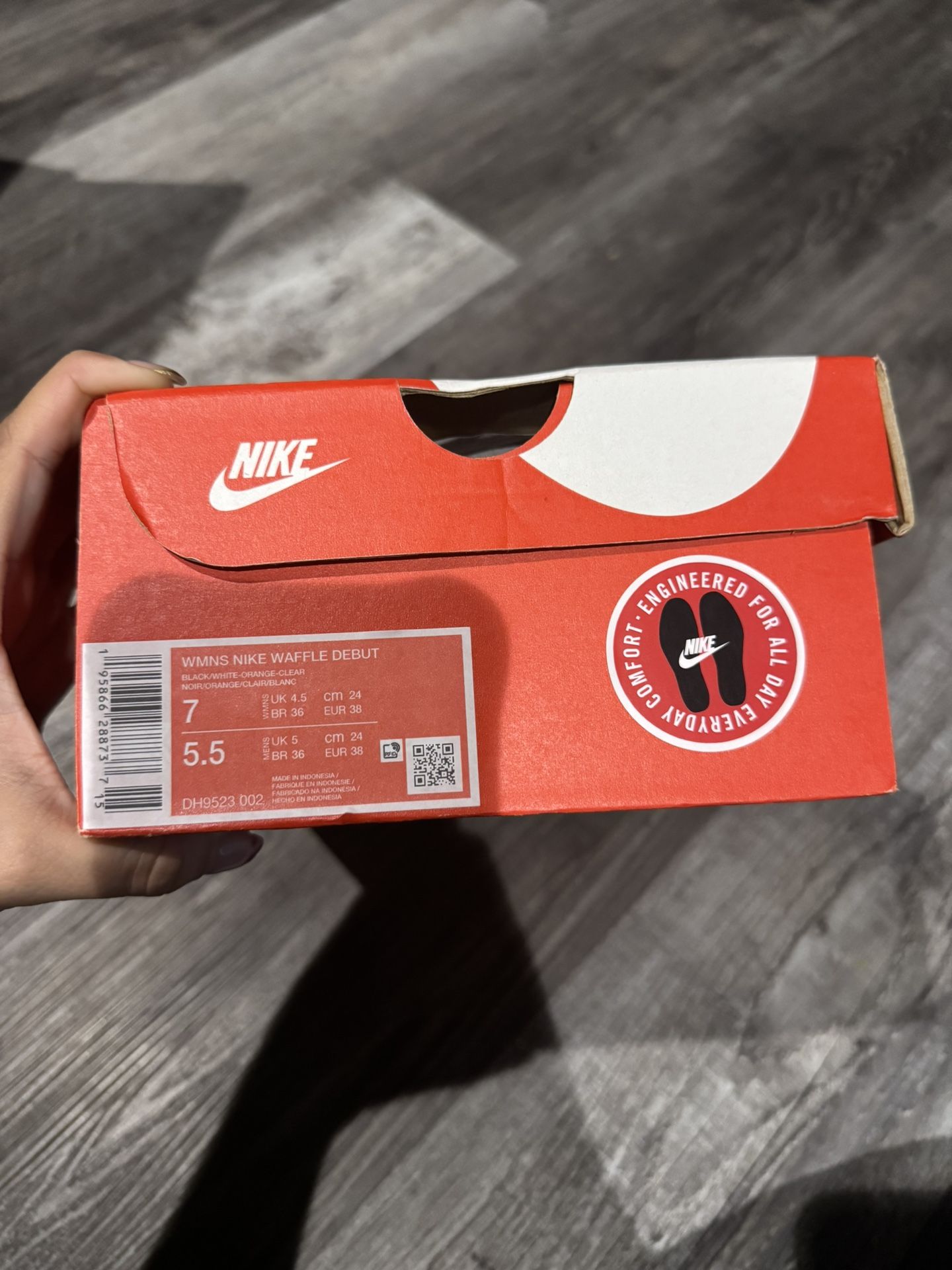 Nike Waffle shoe (women) 