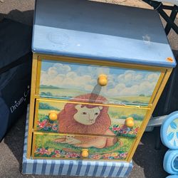 Tiny Dresser / Storage