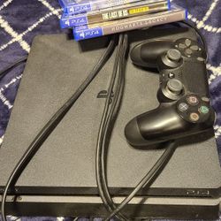 Ps4 w/games  Xbox One w/games and Turtle Beach Headset