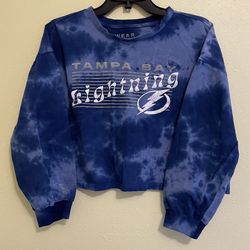 Women's WEAR by Erin Andrews Tampa Bay Lightning Cropped Pullover Sweatshirt