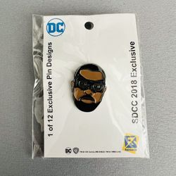 2018 SDCC Exclusive Black Lightning DC Pin New