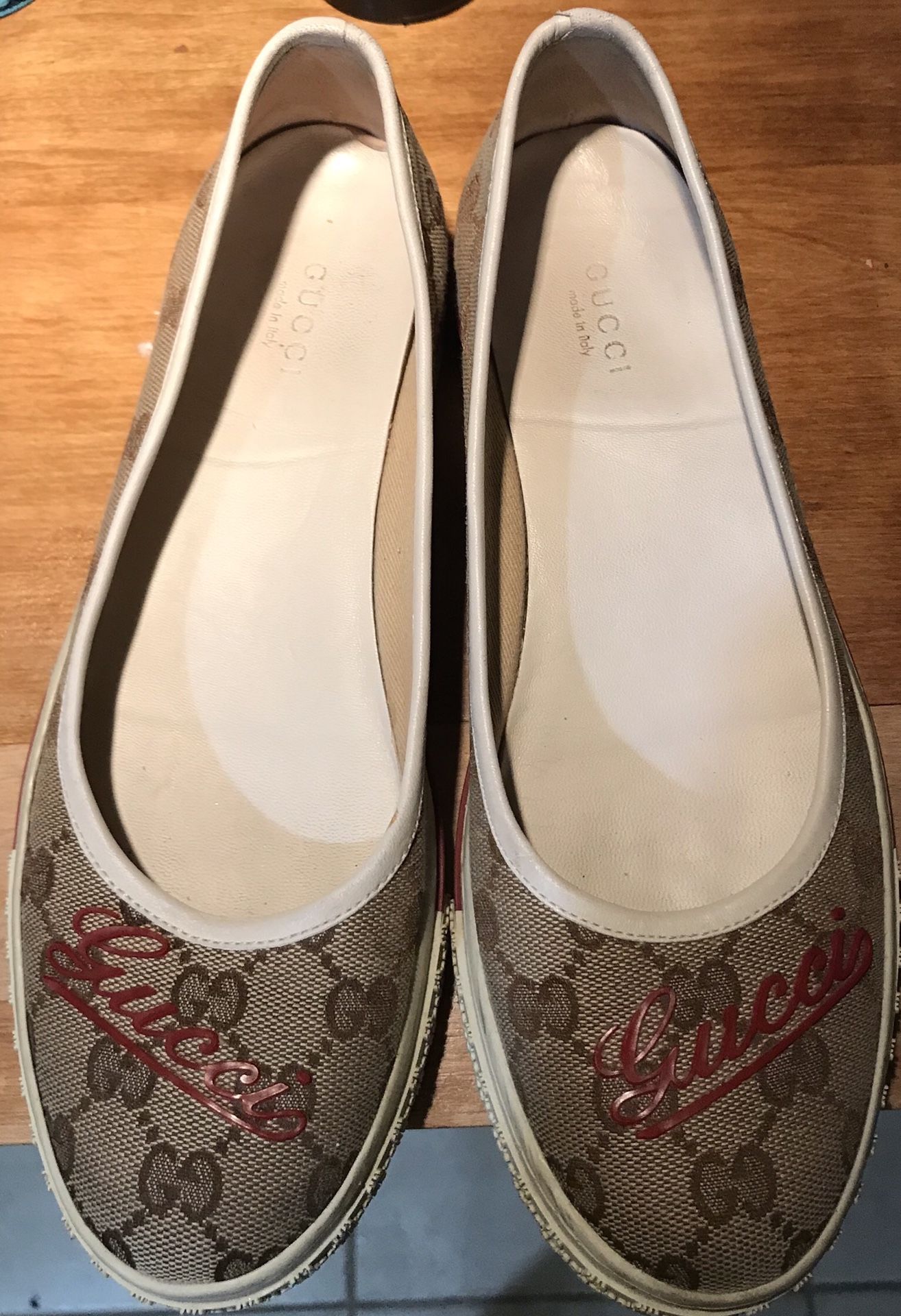 Gucci loafers size 8 USED