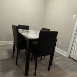 $5 Down Gorgeous Dining Table Set