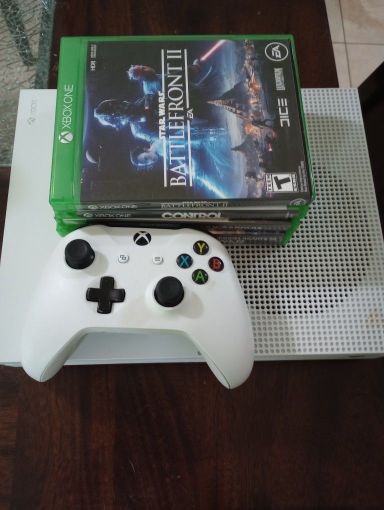 Xbox Series S. Controller. 5 Games And Power/HDMI Cables 