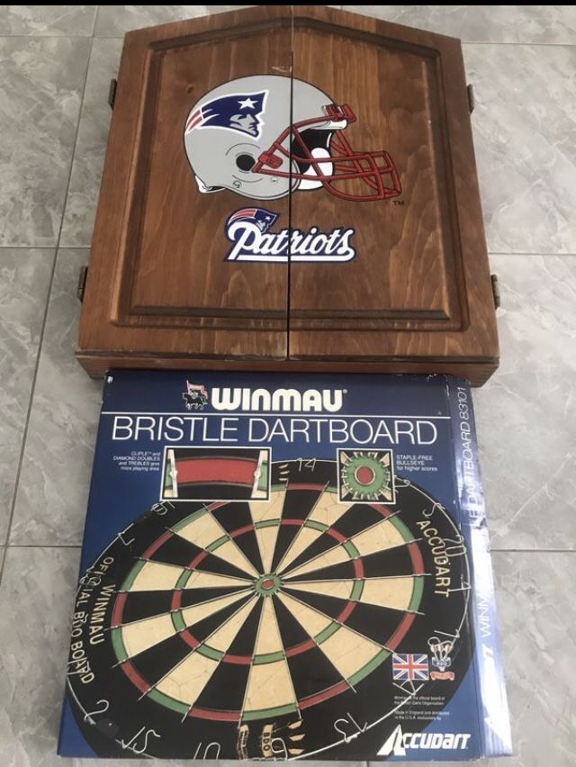 Dart board game