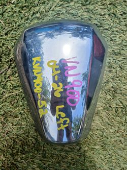 04-26 Kawasaki Vulcan 900 OEM LEFT SIDE ENGINE COVER IN Chrome