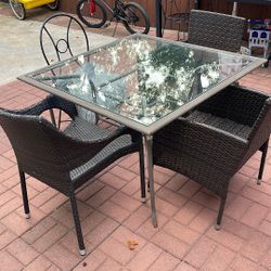 Pato Table And Chairs Set