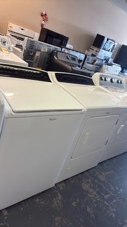 Nice like new Whirlpool washer and gas dryer