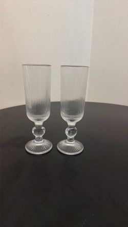 CHAMPAGNE FLUTE WITH HEART