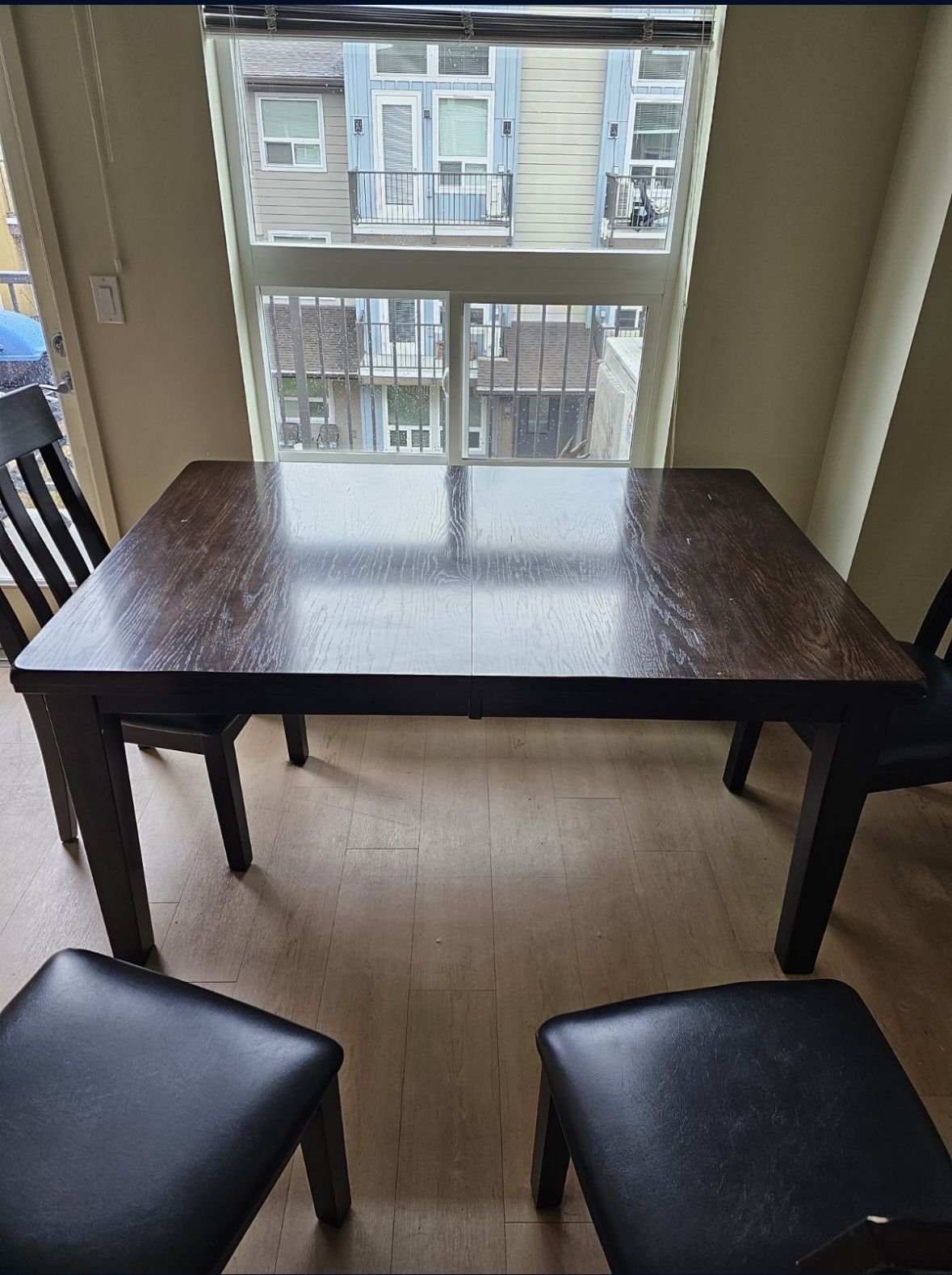 Expandable Dark Wood Dining Room Table - 4 Chairs Included! 