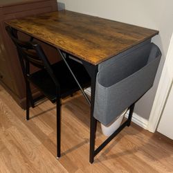 Small Desk Set with Chair and Trash Bin (Great Condition)