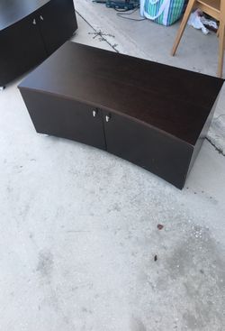 Entertainment center