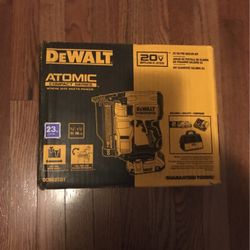Dewalt Xr 20v 23GA Pin Nailer Kit Battery And Charger Included