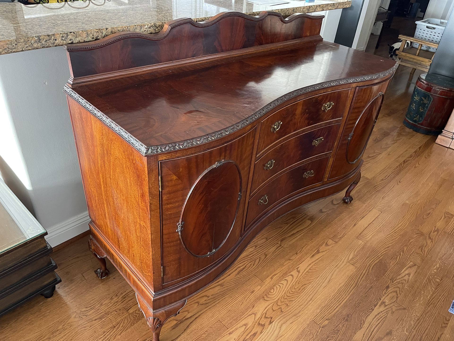 1920’s Antique Sideboard Chippendale Design In Flame Mahogany