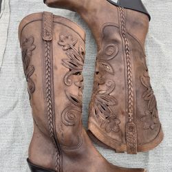 Leather Boots Size  9 Like New 