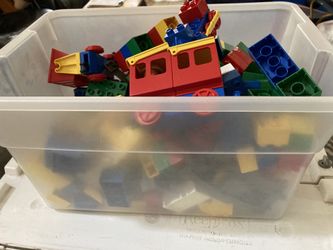 Small tub of lego style big block