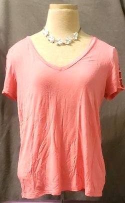 American Eagle Outfitters Pink T-Shirt
/ Areo 1977 / Women's Size S