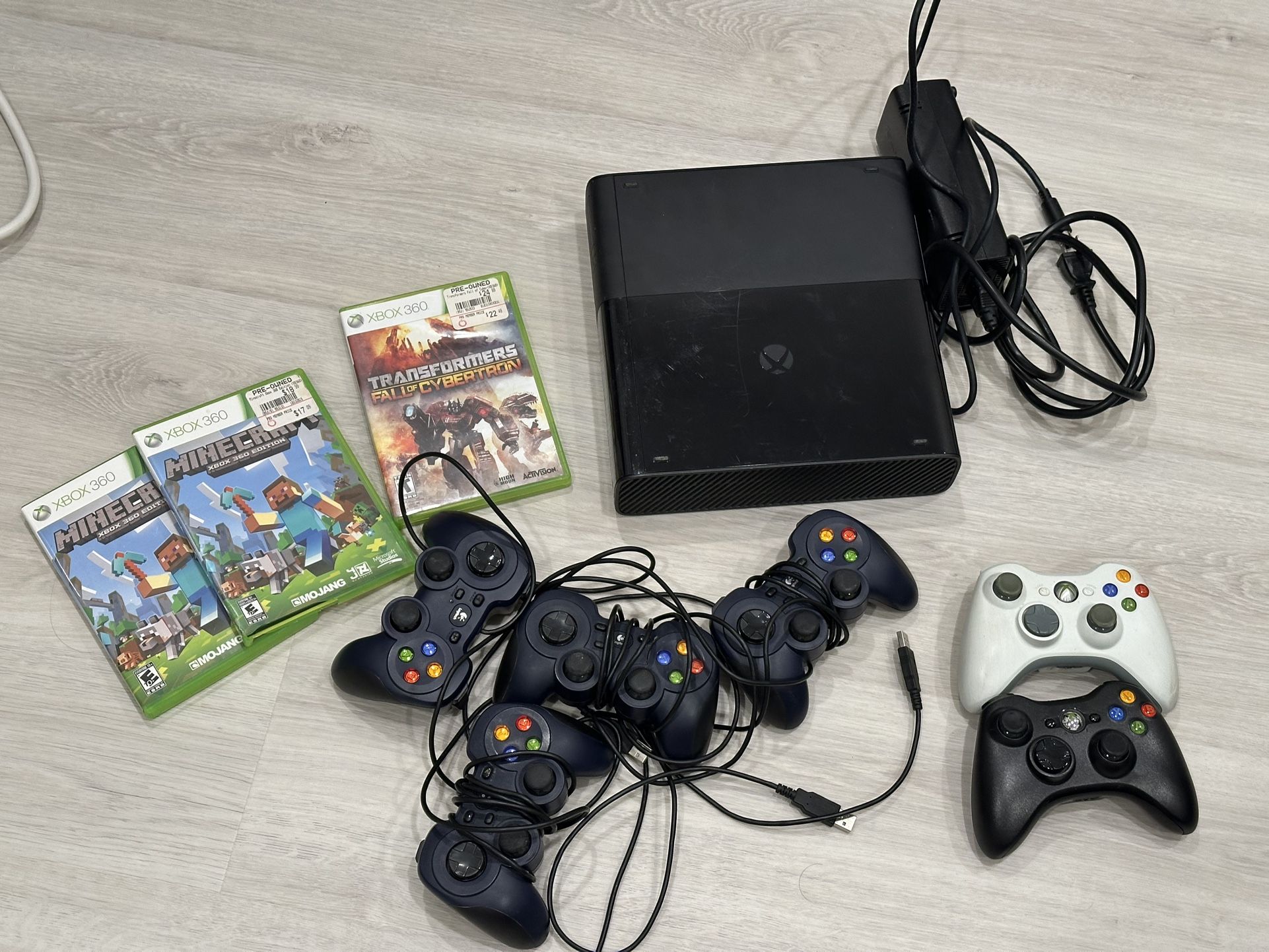 Xbox 360 + Controllers + Games