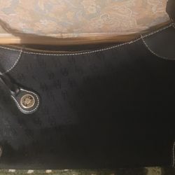 DOONEY & BURKE BLACK PURSE
