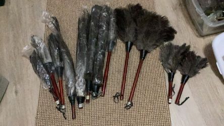 Feather Dusters- Quality Ostrich Feathers Of Different Sizes. 