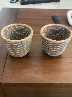 Wicker plant pots
