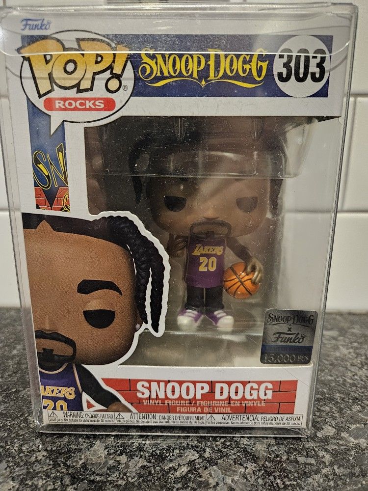 SNOOP DOGG LIMITED EDITION FUNKO EXCLUSIVE IN LAKERS JERSEY