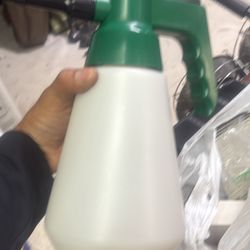 Pump Sprayers With Adjustable spray Pattern.  German made/